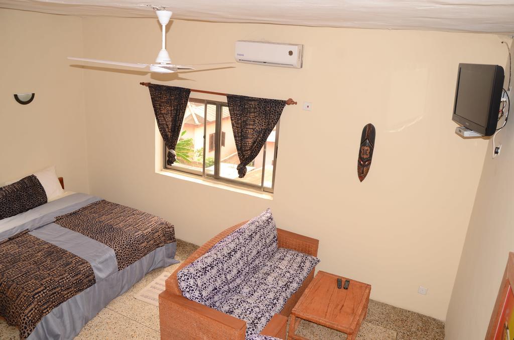 The Sleepy Hippo Hotel Accra Exteriör bild