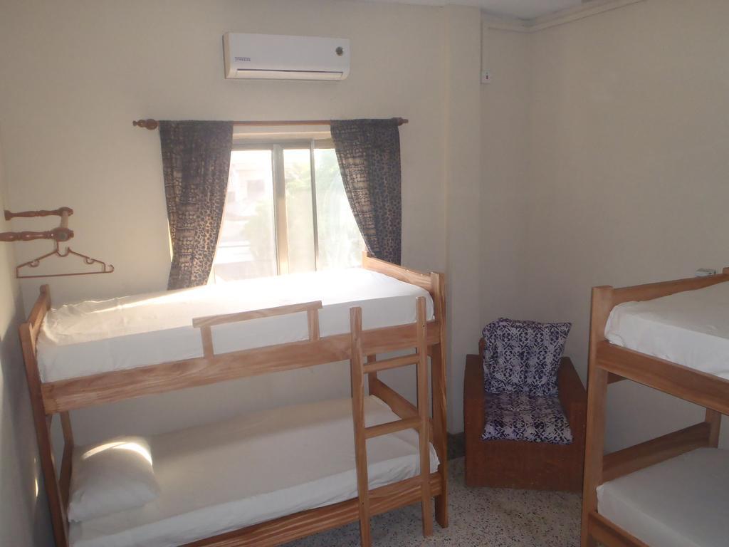 The Sleepy Hippo Hotel Accra Exteriör bild