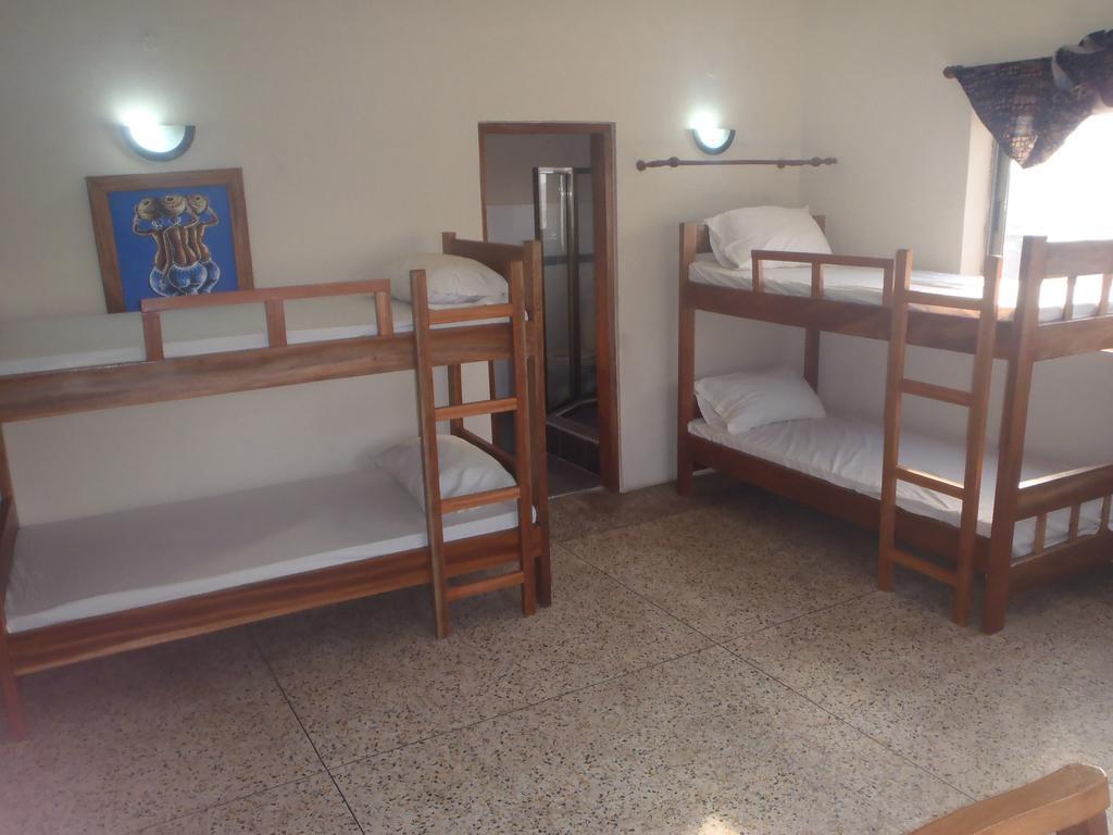 The Sleepy Hippo Hotel Accra Exteriör bild